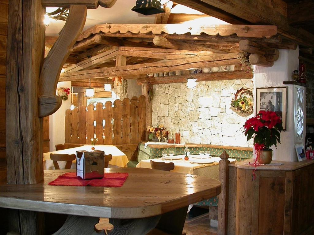 Hotel Garni Soreie Pozza di Fassa Exterior foto